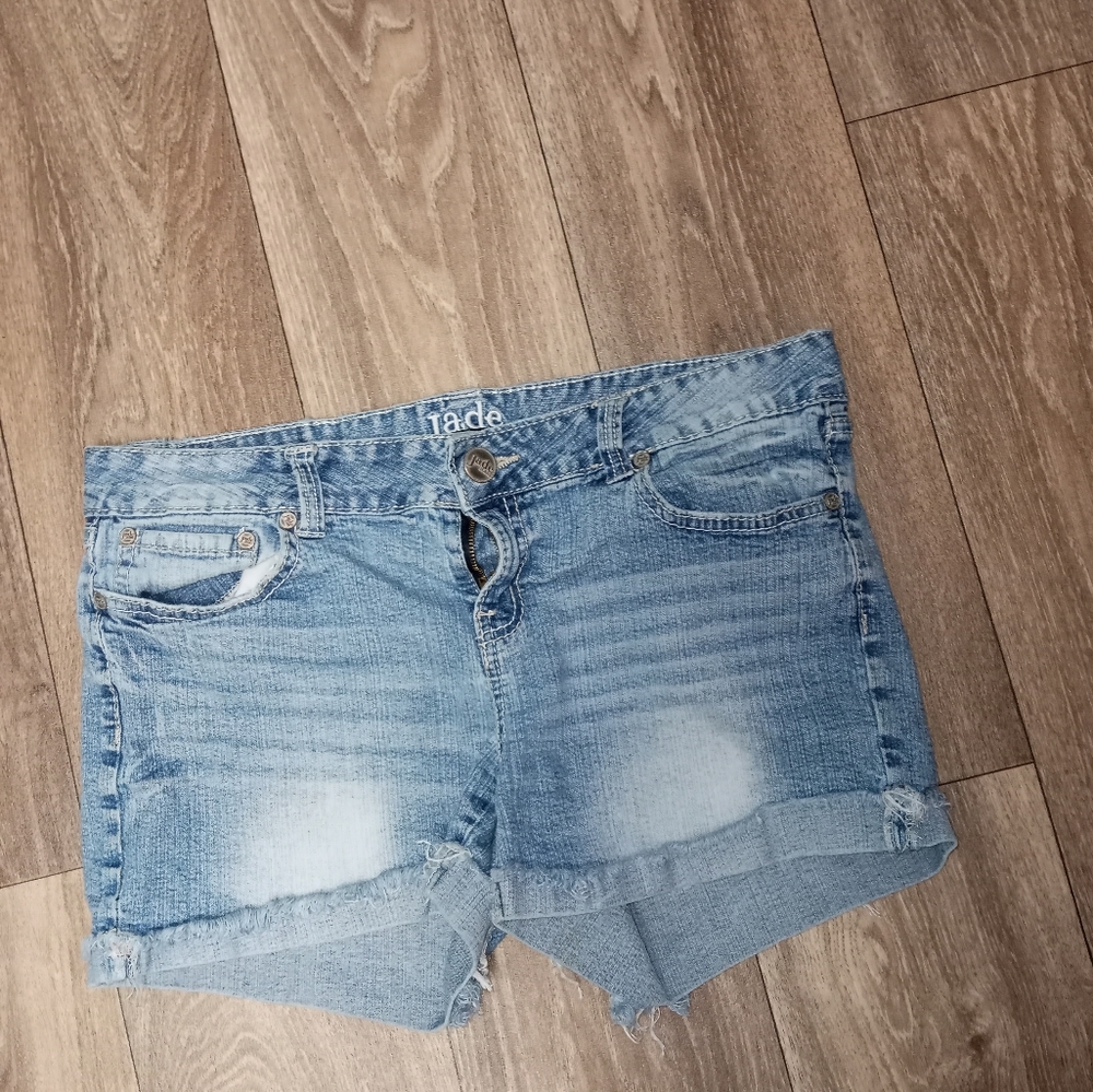 Jade light wash denim jean shorts size 13/14